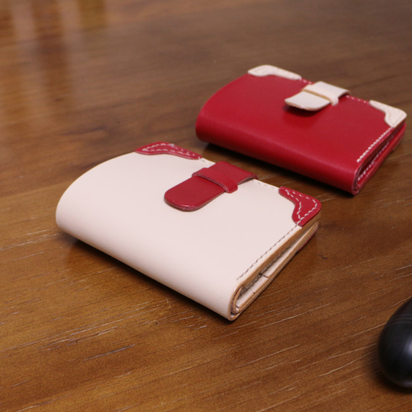 高級革二色財布　二つ折り　本革　イタリアンレザー　薄いミニ財布　オフホワイト　レッド　春財布 15枚目の画像