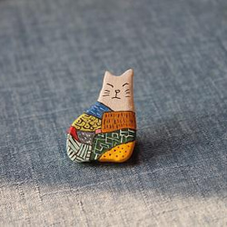 送料無料　石塑粘土（石紛）で作った猫のブローチ　　 6枚目の画像