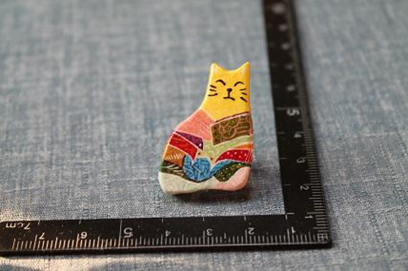 送料無料　石塑粘土（石紛）で作った猫のブローチ　（猫好きが作った）　　 4枚目の画像