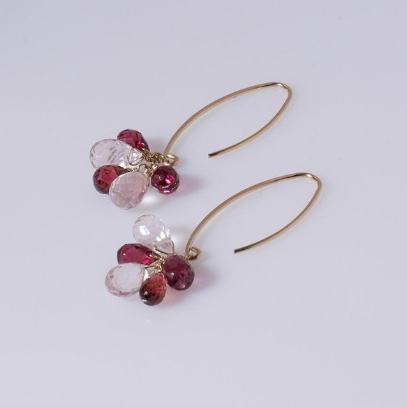 # 906_RD 14kgf 櫻花粉玫瑰石英和紅榴石石榴石橢圓形鉤形耳環 第2張的照片