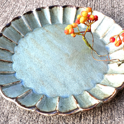 粉引き、デニムブルー花型皿 1枚目の画像