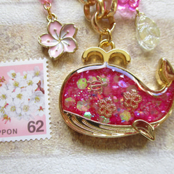 ◇2799再販 ピンクくじらとホヌ　桜のバッグチャーム ※重ためです　 6枚目の画像