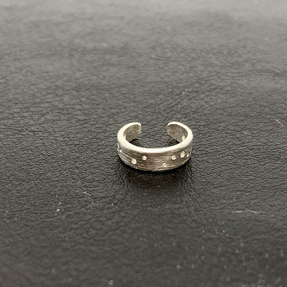 プラネタリウムモチーフのイヤーカフ◇星 夜空 星空 純銀 ピュアシルバー 片耳用 イヤカフ カフス 6枚目の画像