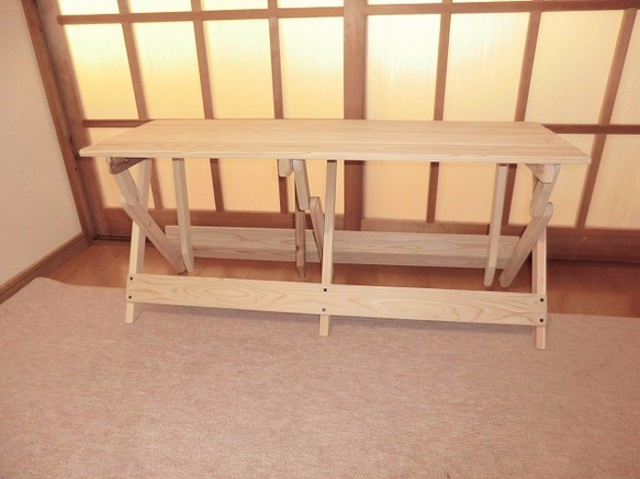 杉の折り畳み一枚板ベンチ 杉の折り畳み一枚板ベンチ 折り畳みベンチ｜イベント用品全般