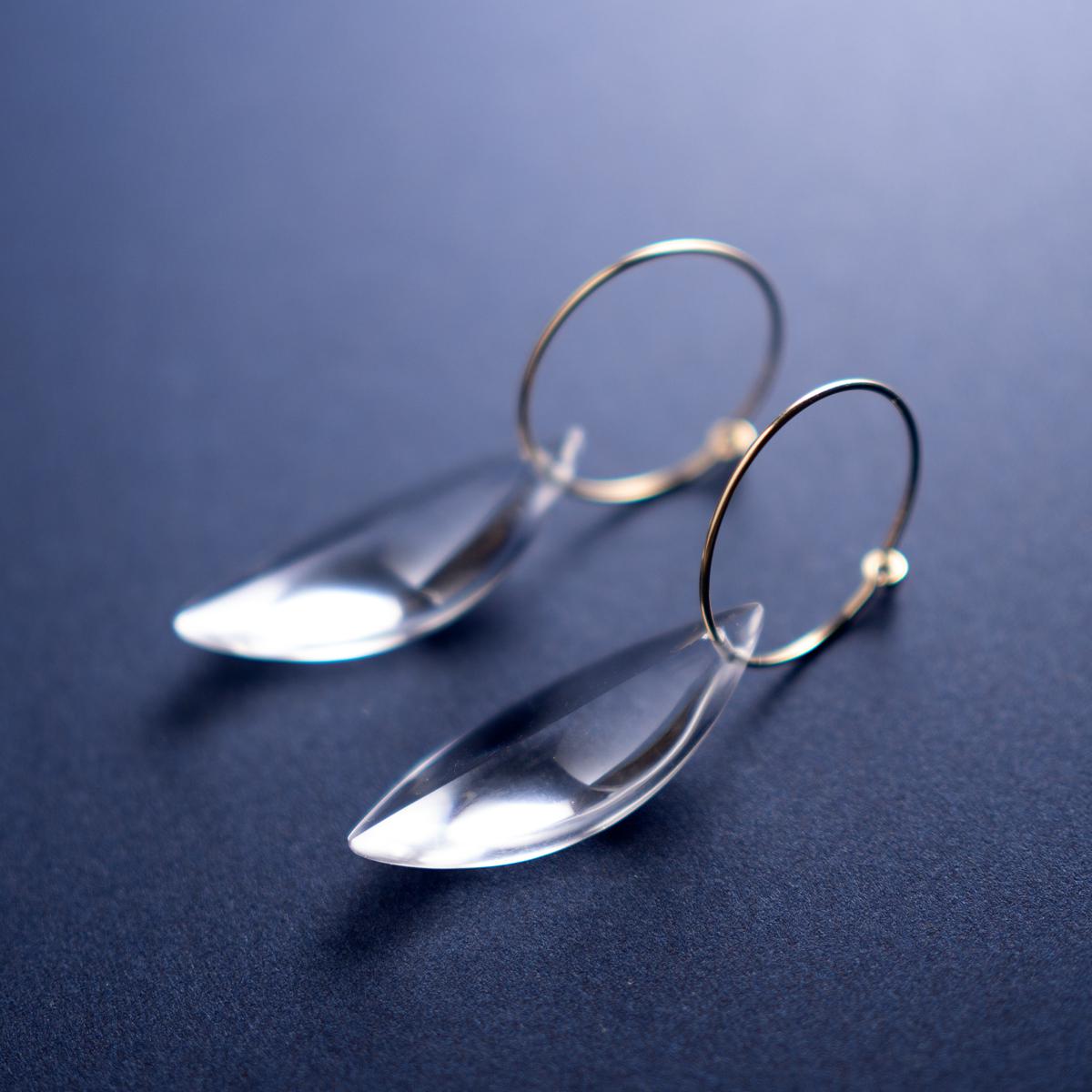 K14GF クリアオブジェクトのフープピアス - Moonbeam