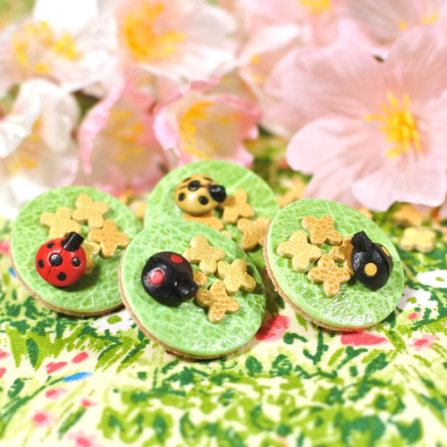 春の福袋】ほぼ実物大！てんとう虫のピンバッジ 春/葉っぱ・桜・菜の花