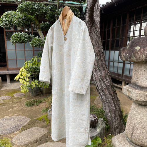 着物リメイク】紬のVネックワンピース/絹/1つボタン ワンピース 古布 