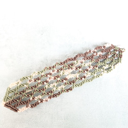 迷彩柄の透かし編み幅広手編みマクラメブレスレット 8枚目の画像