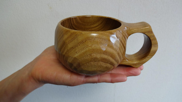 エンジュの木で作った一木彫りコーヒーカップ。 5枚目の画像