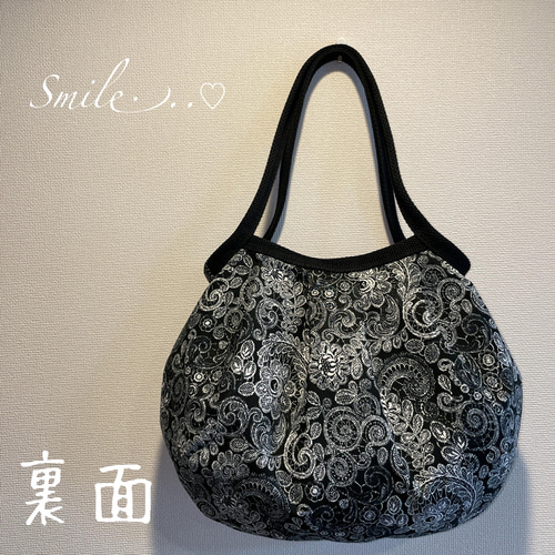 『スーちゃん』お花の刺繍入りふわふわグラニー風トートバッグ★ハンドメイド スーちゃん』お花の刺繍入りふわふわグラニー風トートバッグ