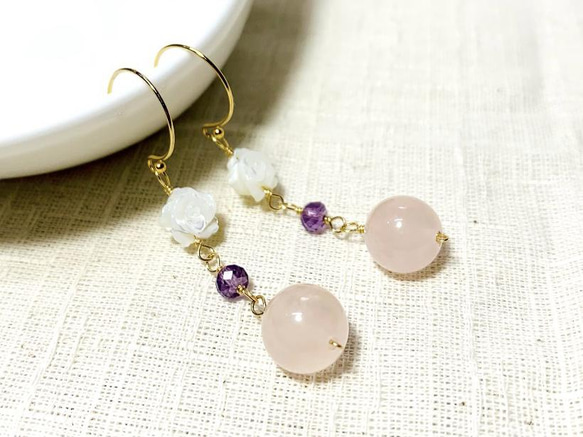 ☆❤️ 天然石　ローズクォーツ　薔薇　ピアス　イヤリング　ハンドメイド 天然石ピアス】ローズクォーツ 薔薇 14kgf フックピアス