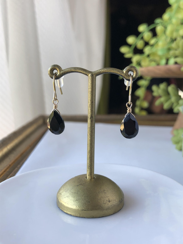 【silver925 18KGP】天然石ブラックスピネルのキラッとクールピアス(イヤリング) 9枚目の画像