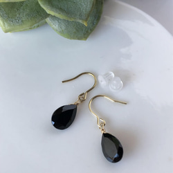 【silver925 18KGP】天然石ブラックスピネルのキラッとクールピアス(イヤリング) 8枚目の画像