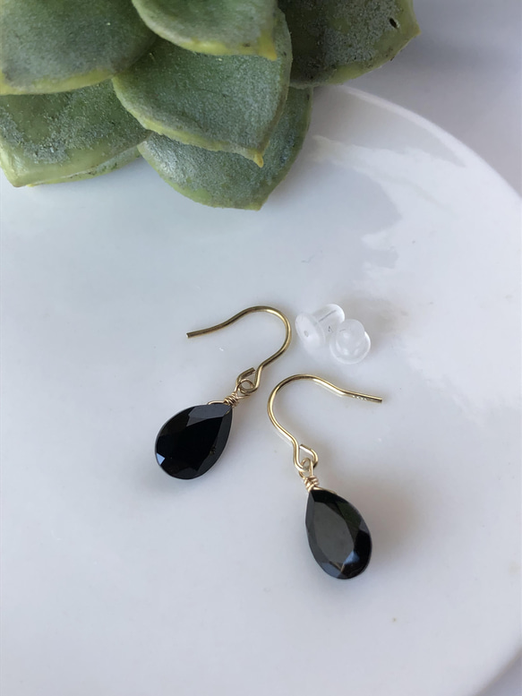 【silver925 18KGP】天然石ブラックスピネルのキラッとクールピアス(イヤリング) 8枚目の画像