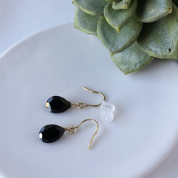 【silver925 18KGP】天然石ブラックスピネルのキラッとクールピアス(イヤリング) 5枚目の画像