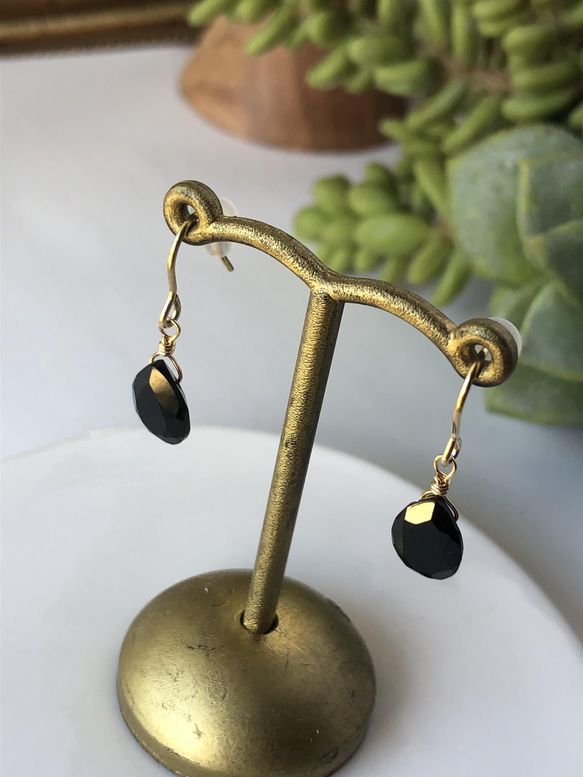 【silver925 18KGP】天然石ブラックスピネルのキラッとクールピアス(イヤリング) 7枚目の画像