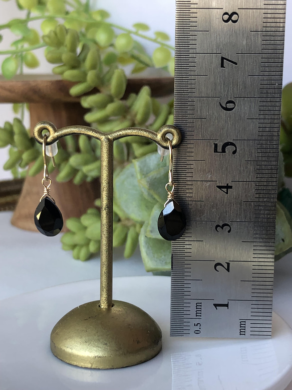 【silver925 18KGP】天然石ブラックスピネルのキラッとクールピアス(イヤリング) 4枚目の画像