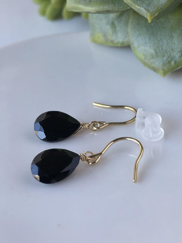 【silver925 18KGP】天然石ブラックスピネルのキラッとクールピアス(イヤリング) 3枚目の画像