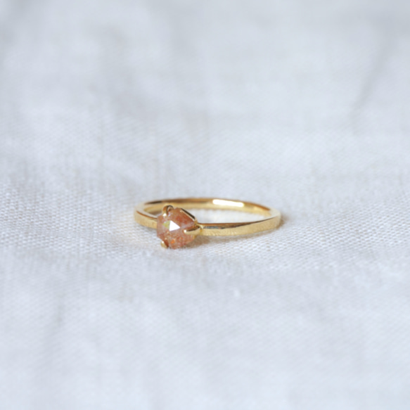 [送料無料] K18 ヘキサゴンローズカットダイヤモンドリング(薄紅色ダイヤモンド：0.570ct) 3枚目の画像