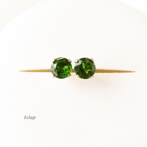 14kgf〉クロムダイオプサイトのスタッドピアス（4mm） ピアス 
