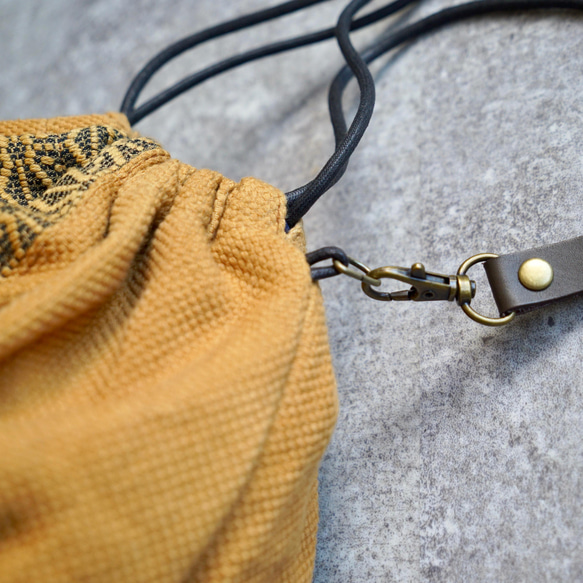 抽繩包（手提包和肩背包2WAY）/橙色/三河棉刺子編織 第6張的照片