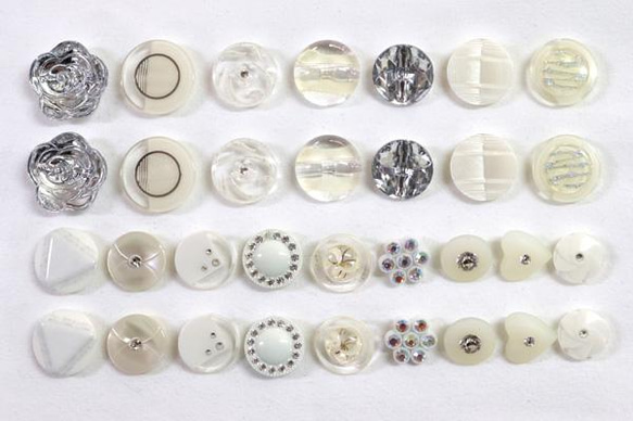 メーカー廃番品 ヴィンテージ ジルコニア入 アンティークボタン  