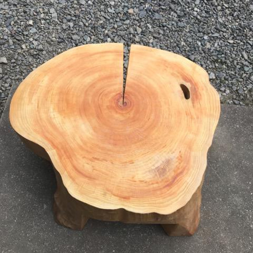 無垢材の不規則な座卓　ハンドメイド　一枚板　ミニテーブル　花台 無垢材の不規則な座卓 ハンドメイド 一枚板 ミニテーブル 花台