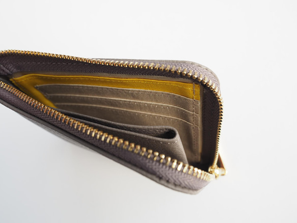 薄マチで使いやすい ハーフ財布 牛革 シュリンクトープ  コンパクト財布 squeeze 4枚目の画像