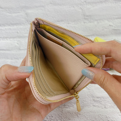 薄マチで使いやすい ハーフ財布 牛革 シュリンクブラック  コンパクト財布 squeeze スクィーズ 5枚目の画像