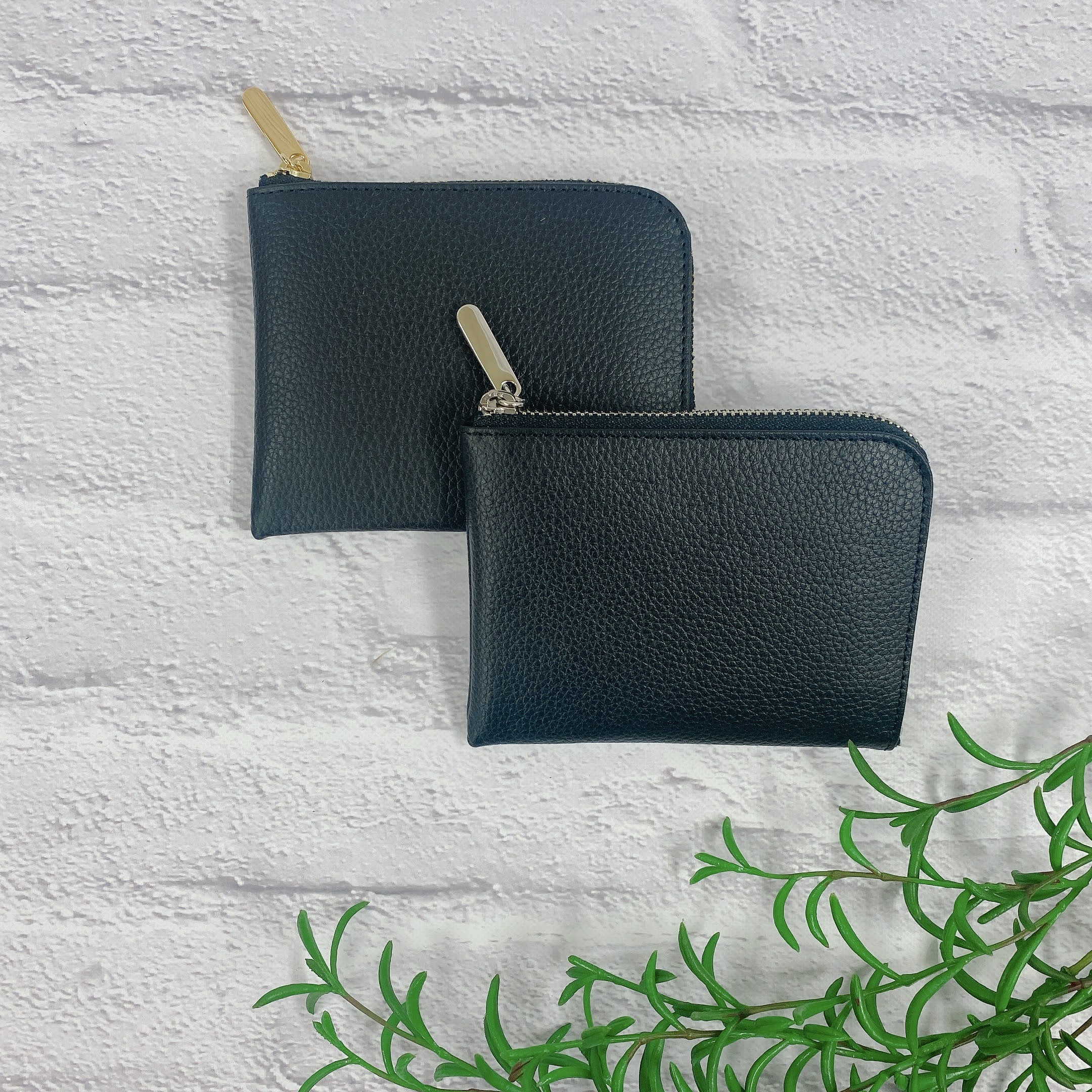 薄マチで使いやすい ハーフ財布 牛革 シュリンクブラック  コンパクト財布 squeeze スクィーズ