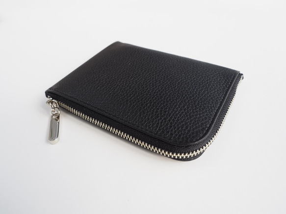 薄マチで使いやすい ハーフ財布 牛革 シュリンクブラック  コンパクト財布 squeeze スクィーズ 4枚目の画像