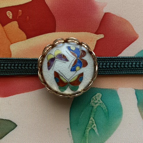 古い陶器の帯留　牡丹 古い陶器の帯留 牡丹