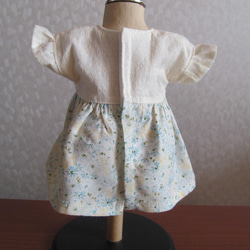 ⁑お人形のお洋服⁑フリル袖のワンピース・薄地.花柄ｄ＊ハンドメイド＊ドール服＊26ｃｍドール 2枚目の画像