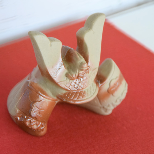 兜(高35㎝×横37㎝)の置物①　備前焼 兜(高35㎝×横37㎝)の置物① 備前焼 工芸品