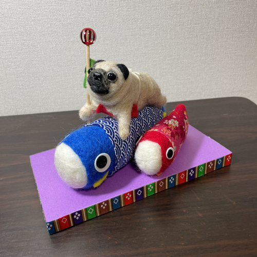 羊毛フェルトビキニ黒パグちゃんハンドメイド - メルカリ