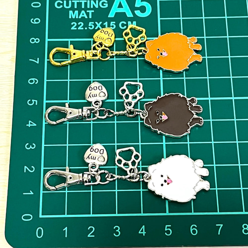 人気❤︎【送料無料】♡ うちの子 わんこチャーム ポメラニアン〈茶