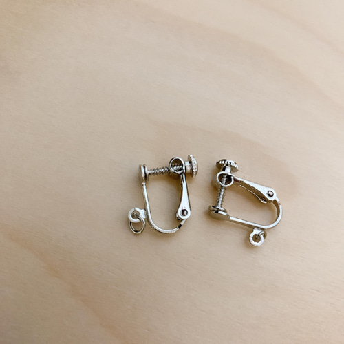 Pfutze】 プフッツェ 霞草 シングルピアス Pfütze – 受注・販売会