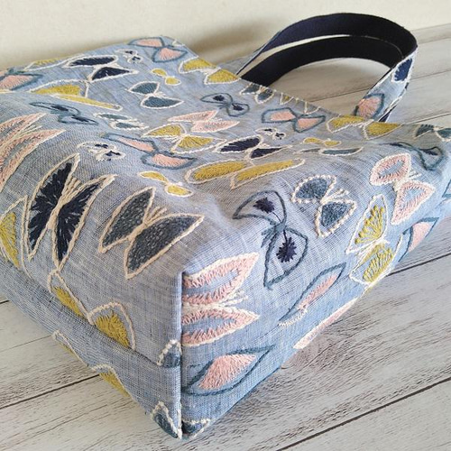 Creema限定 ミナペルホネン sky flowerライトブルー B5トート リネン