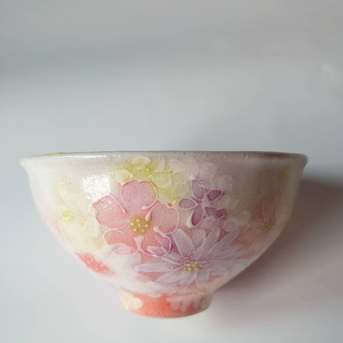 限定母の日ラッピング無料 お茶碗 繊細な絵付けの花柄がいかにも工房