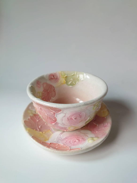 工房ゆずりは　茶菓セット　デフォルメされたピンクの薔薇が綺麗なうつわ　釉彩ローズ　45620 4枚目の画像