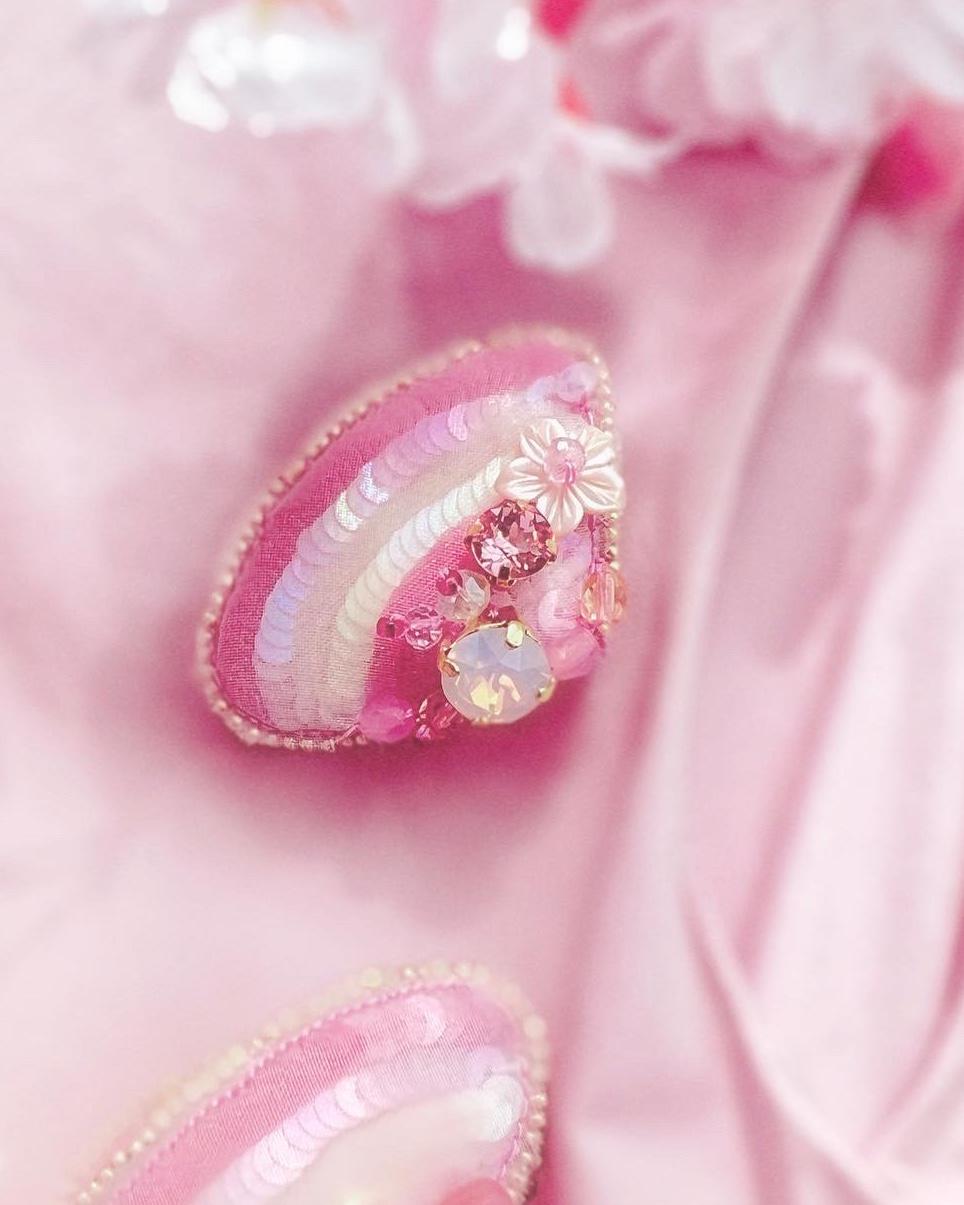 ヴィンテージ ブローチ 白珊瑚 紅葉 立体彫刻 美品 809 アクセサリー