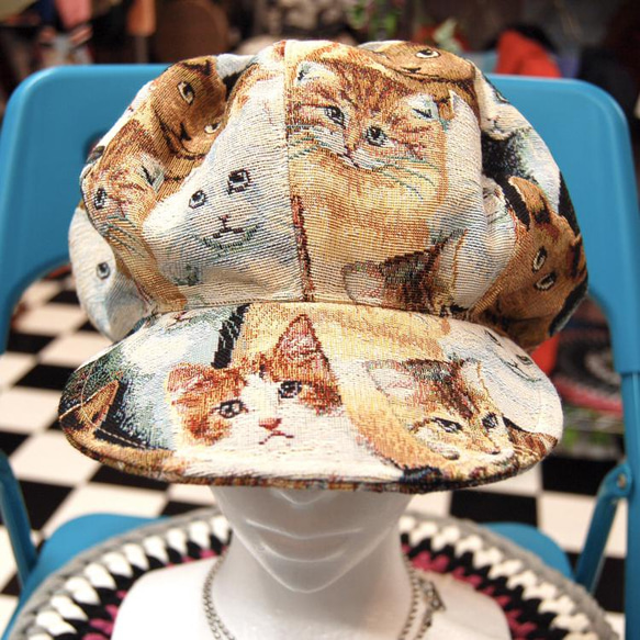 貓紋地精編織報童：荷蘭製造的面料 第3張的照片