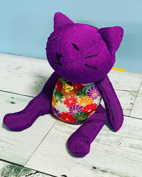 ハンドメイド　ぬいぐるみ　ネコ　ダルネコ　紫&和柄 3枚目の画像