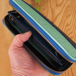 【送料無料】ターコイズとブラック、マリンブルーの配色が美しいラウンドファスナーの総手縫い本革長財布ＴＩＯーＲＮ０３０ 4枚目の画像