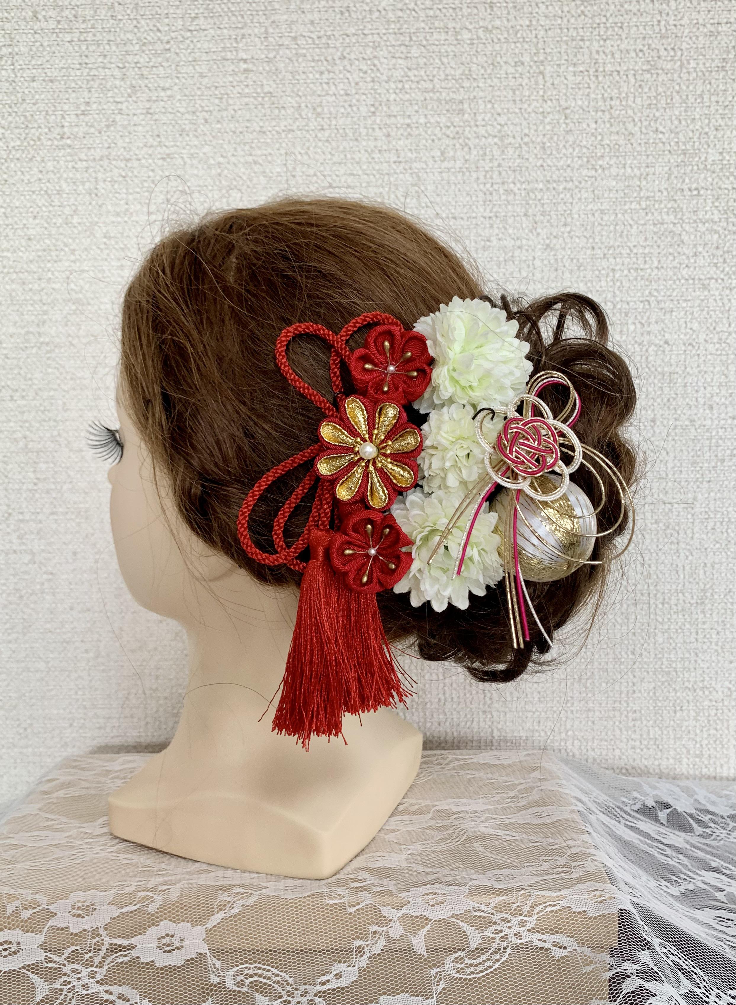 髪飾り　☆3928☆ en/プロフ必読様　つまみ細工　成人式　卒業式 髪飾り ☆3928☆ en/プロフ必読様 つまみ細工 成人式 卒業式 髪