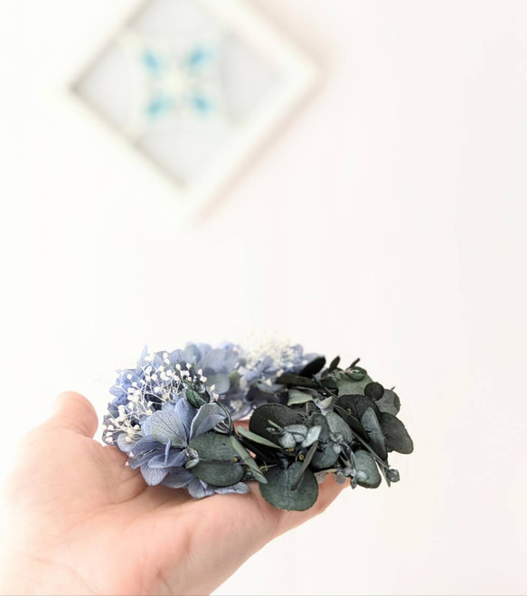 ミニリース紫陽花とユーカリ　ブルーライム　ふわふわ 7枚目の画像