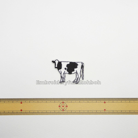 牛の刺繍ワッペン　ミニ 4枚目の画像