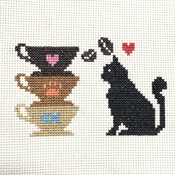 コーヒーカップと猫　クロスステッチ完成品 2枚目の画像