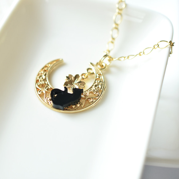 黒猫  桜 月  バッグチャーム / キーチェーン ネコ ねこ ペット バッグチャーム ゴールド キーホルダー 2枚目の画像