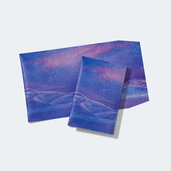 [預售]描繪夜空和融雪山脈的書籍封面 第1張的照片